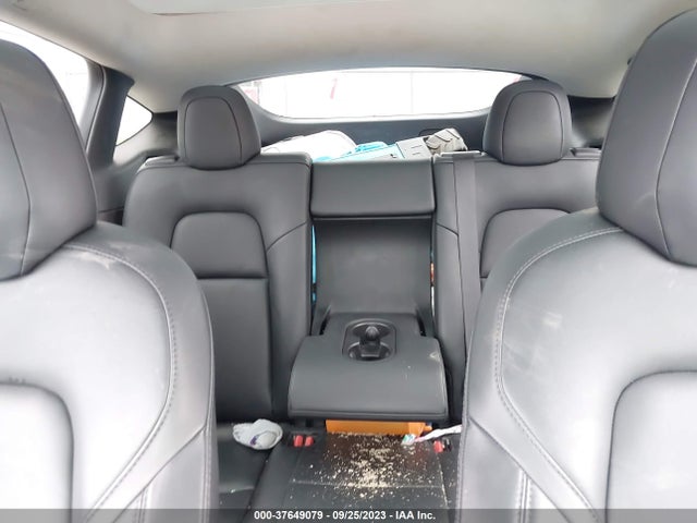 Tesla Model Y Long Range 2020 5YJYGDEE1LF012724 Image 8