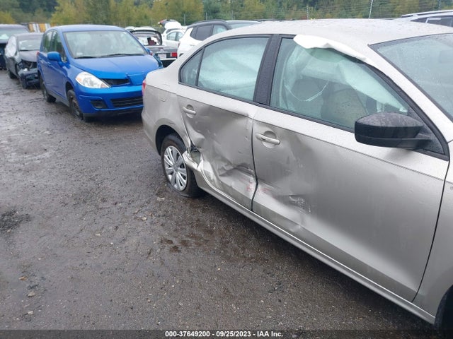 3VW2K7AJ3FM277974 Volkswagen Jetta Sedan 2.0l S