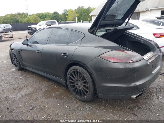2011 PORSCHE PANAMERA WP0AA2A76BL012633 Photo 2