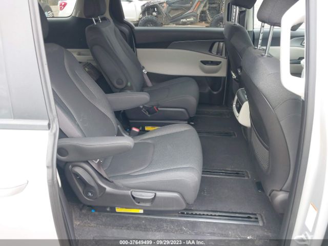 KNDNB4H36N6072136 KIA Carnival Lx
