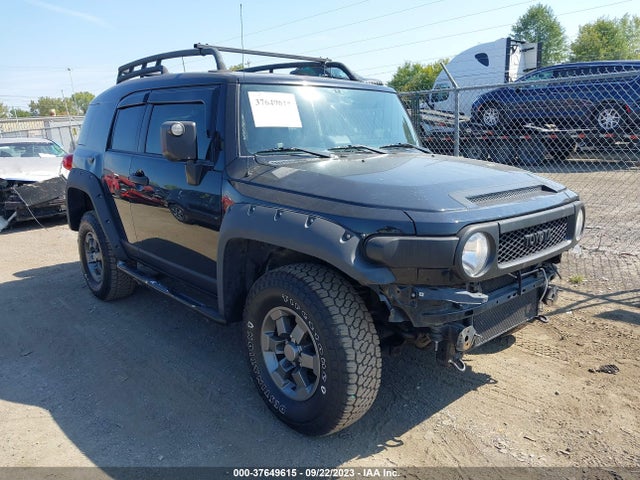 2007 TOYOTA FJ CRUISER VIN: JTEBU11F670050557