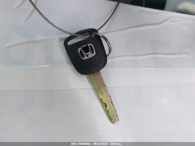 2004 HONDA ODYSSEY LX VIN: 5FNRL18554B075580