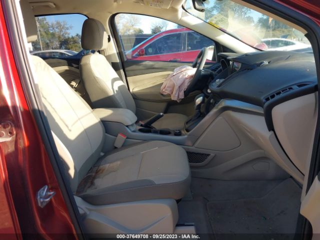 1FMCU0GX5GUA10655 Ford ESCAPE SE
