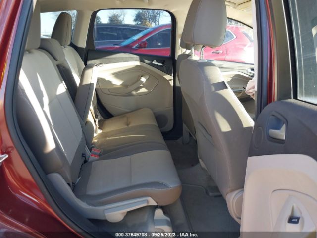 1FMCU0GX5GUA10655 Ford ESCAPE SE