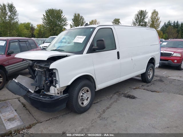 Chevrolet EXPRESS CARGO VAN 2019 1GCWGAFP6K1309890 Image 2