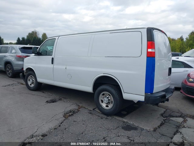 Chevrolet EXPRESS CARGO VAN 2019 1GCWGAFP6K1309890 Image 3