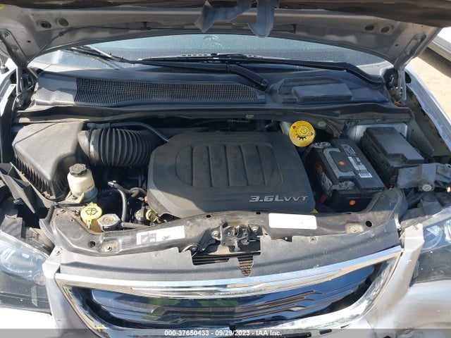 2C4RC1HGXFR520615 Chrysler Town & Country S