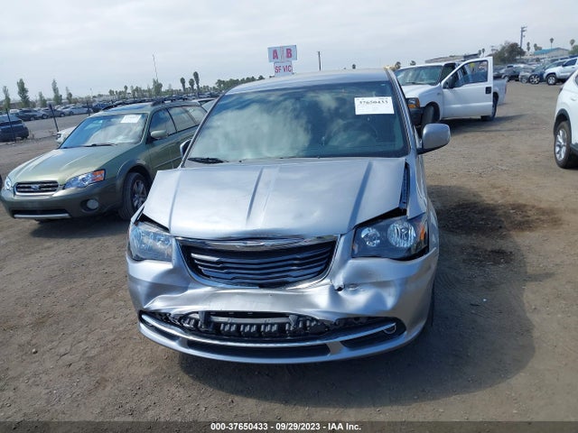 2C4RC1HGXFR520615 Chrysler Town & Country S