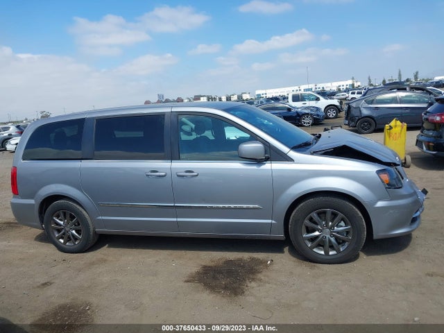 2C4RC1HGXFR520615 Chrysler Town & Country S