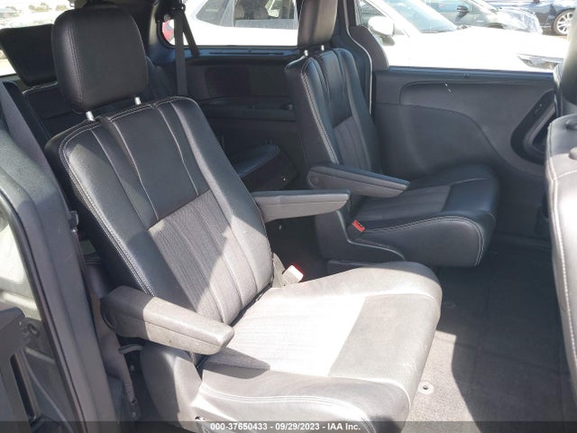 2C4RC1HGXFR520615 Chrysler Town & Country S