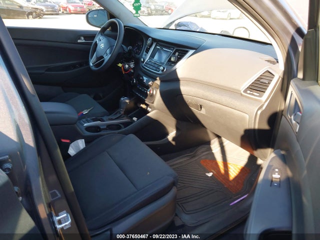 Hyundai TUCSON SE 2018 KM8J2CA49JU808709 Image 11