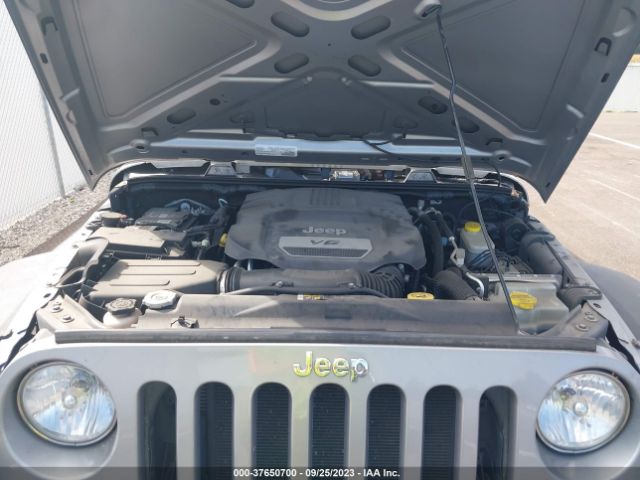 1C4BJWDG7HL524661 Jeep Wrangler Unlimited Sport