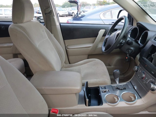 2010 TOYOTA HIGHLANDER BASE V6 VIN: 5TDBK3EH2AS029274