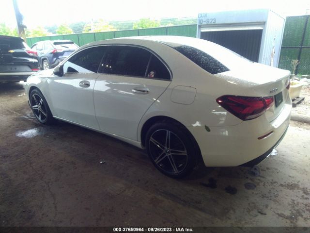 2021 MERCEDES-BENZ A-CLASS W1K3G4FB3MJ257507 Photo 2
