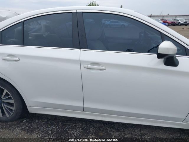 4S3BNAC63J3028875 Subaru Legacy Premium