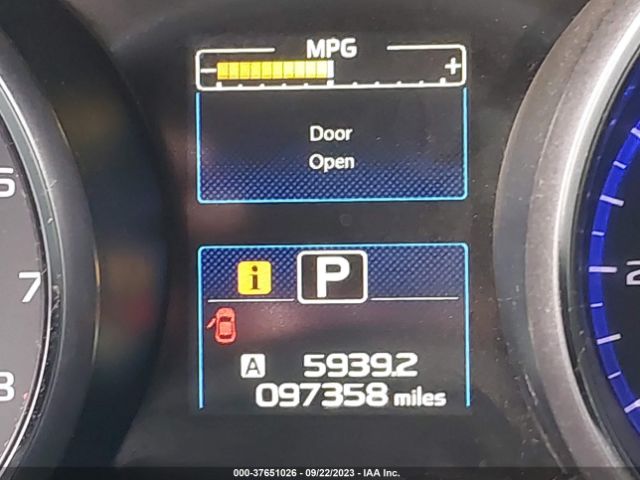 4S3BNAC63J3028875 Subaru Legacy Premium