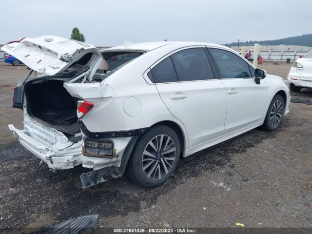 4S3BNAC63J3028875 Subaru Legacy Premium