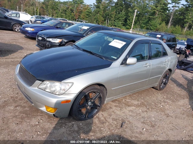 2002 LEXUS IS 300 BASE W/5-SPEED AUTO VIN: JTHBD192220056157