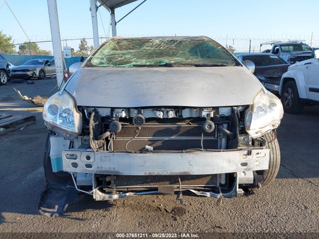 Toyota Prius Four 2015 JTDKN3DU8F0457074 Image 4