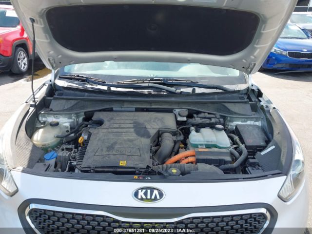 KNDCB3LC5H5039809 KIA NIRO LX