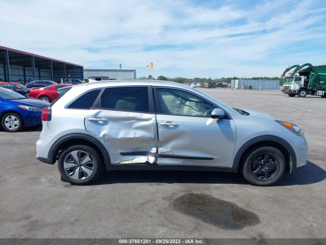 KNDCB3LC5H5039809 KIA NIRO LX