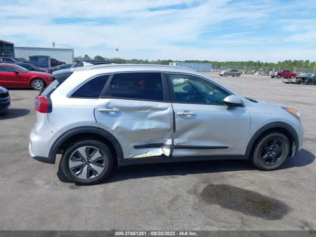 KNDCB3LC5H5039809 KIA NIRO LX