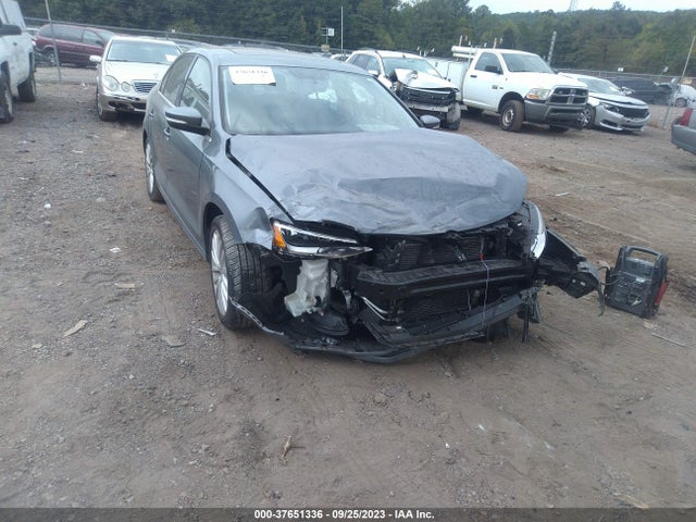 3VWD07AJ0FM300044 Volkswagen Jetta Sedan 1.8t Se