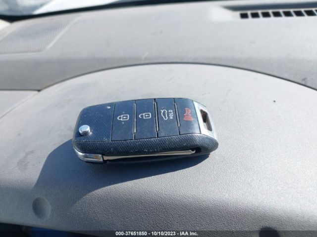 KNDJ23AU1L7701224 KIA SOUL LX