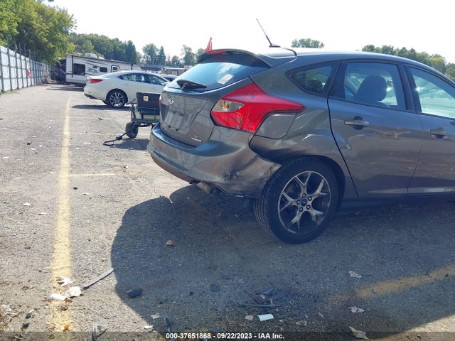 Ford FOCUS SE 2014 1FADP3K28EL253429 Image 6