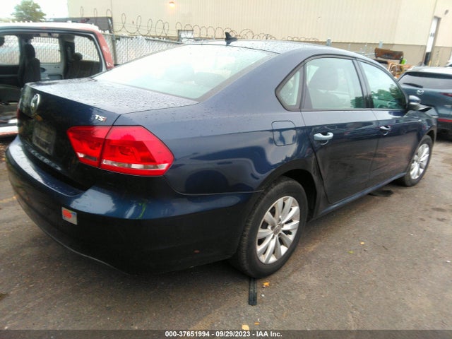 1VWAT7A32EC100505 Volkswagen Passat Wolfsburg Ed