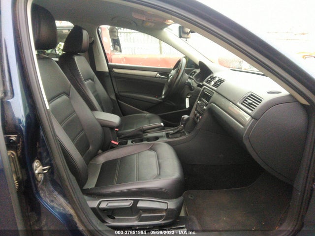 1VWAT7A32EC100505 Volkswagen Passat Wolfsburg Ed