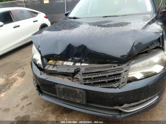 1VWAT7A32EC100505 Volkswagen Passat Wolfsburg Ed