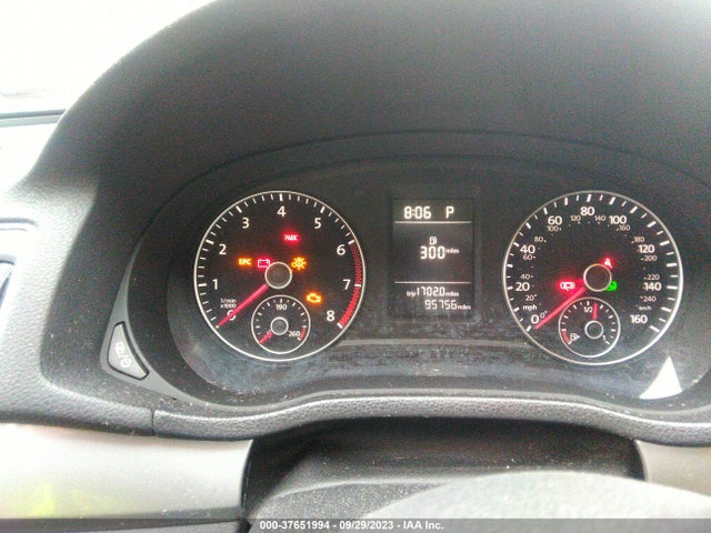 1VWAT7A32EC100505 Volkswagen Passat Wolfsburg Ed