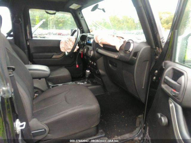 1C4AJWAG4FL738486 Jeep Wrangler Sport