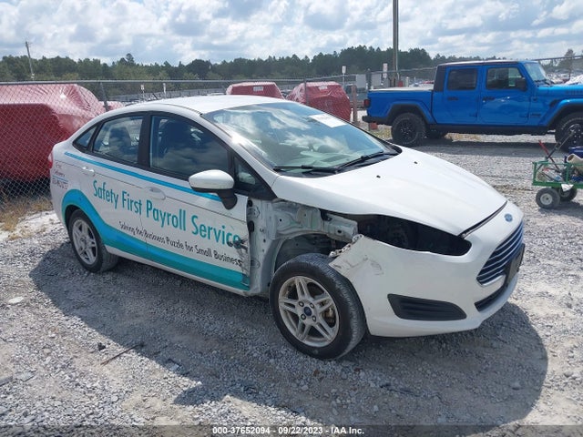 2018 3FADP4BJ1JM100350 main image