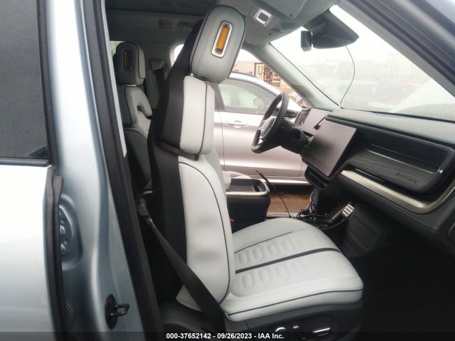 Rivian R1s Adventure 2023 7PDSGABA4PN012562 Image 5