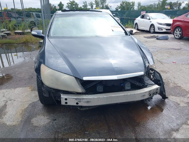 2005 ACURA RL VIN: JH4KB16585C012414