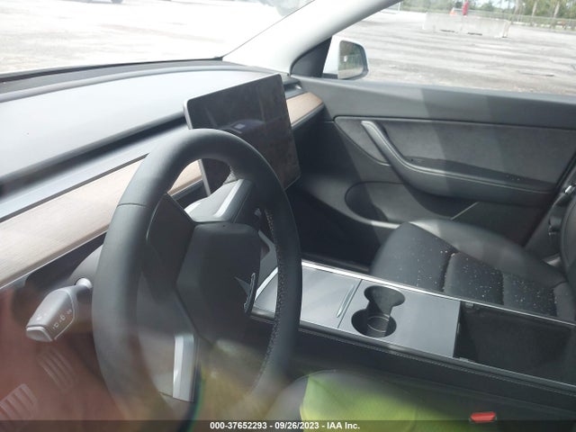 Tesla Model Y Performance 2022 7SAYGDEF3NF319942 Image 7