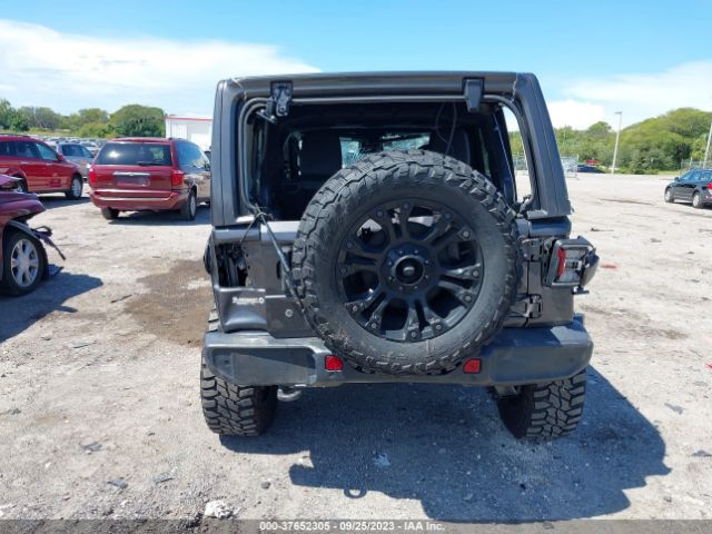 1C4HJXEG5KW537137 Jeep Wrangler Unlimited Sahara
