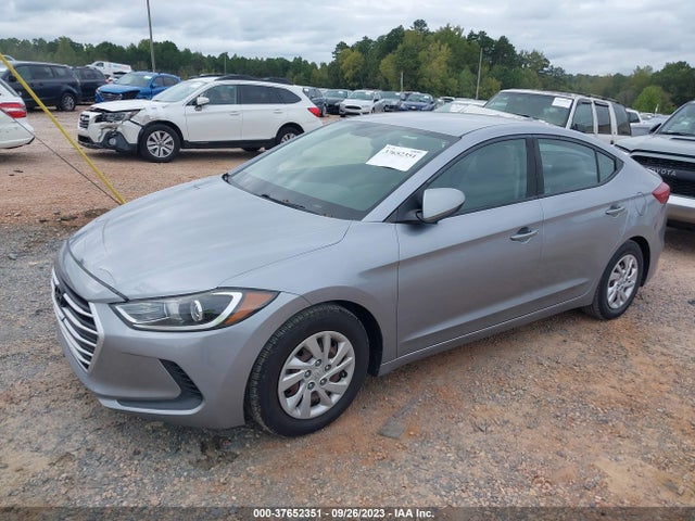 Hyundai ELANTRA SE 2017 5NPD74LF5HH160782 Image 2