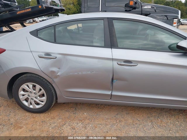 Hyundai ELANTRA SE 2017 5NPD74LF5HH160782 Image 6