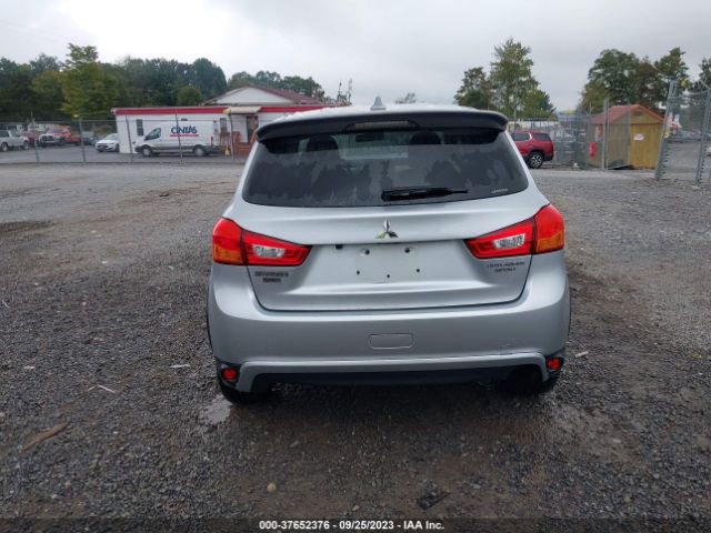 JA4AR3AU2HZ038103 Mitsubishi Outlander Sport 2.0 Le