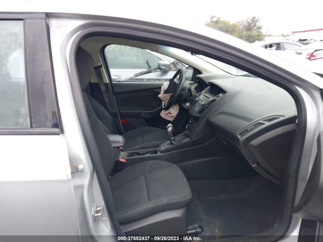 Ford FOCUS SE 2016 1FADP3F22GL304971 Image 5