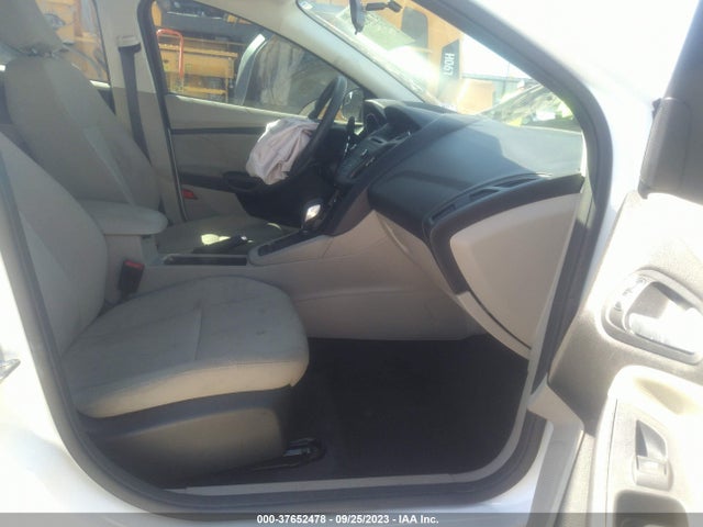 1FADP3K27HL231703 Ford FOCUS SE
