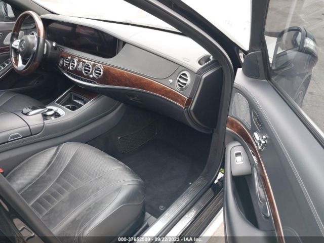 2019 MERCEDES-BENZ S-CLASS WDDUG8DB5KA464721 Photo 4