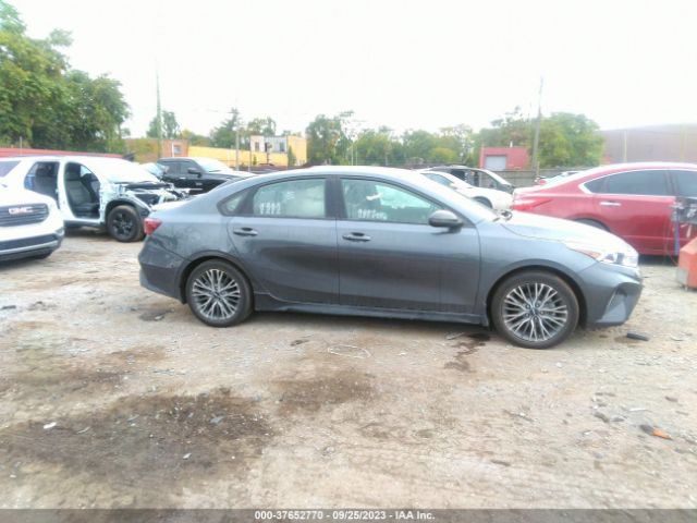 3KPF54AD0NE479300 KIA Forte Gt-line