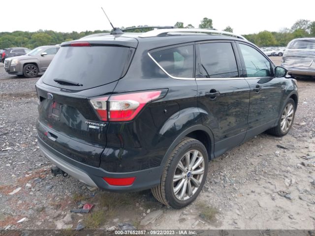 1FMCU9J9XJUC00411 Ford Escape Titanium
