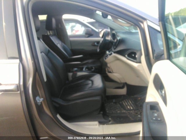 2C4RC1BG5HR705330 Chrysler Pacifica Touring-l