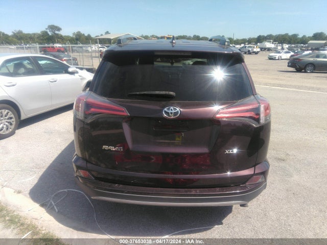 Toyota Rav4 Xle 2018 2T3WFREV4JW455948 Image 16