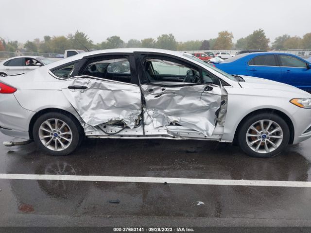 3FA6P0H70HR253702 Ford FUSION SE
